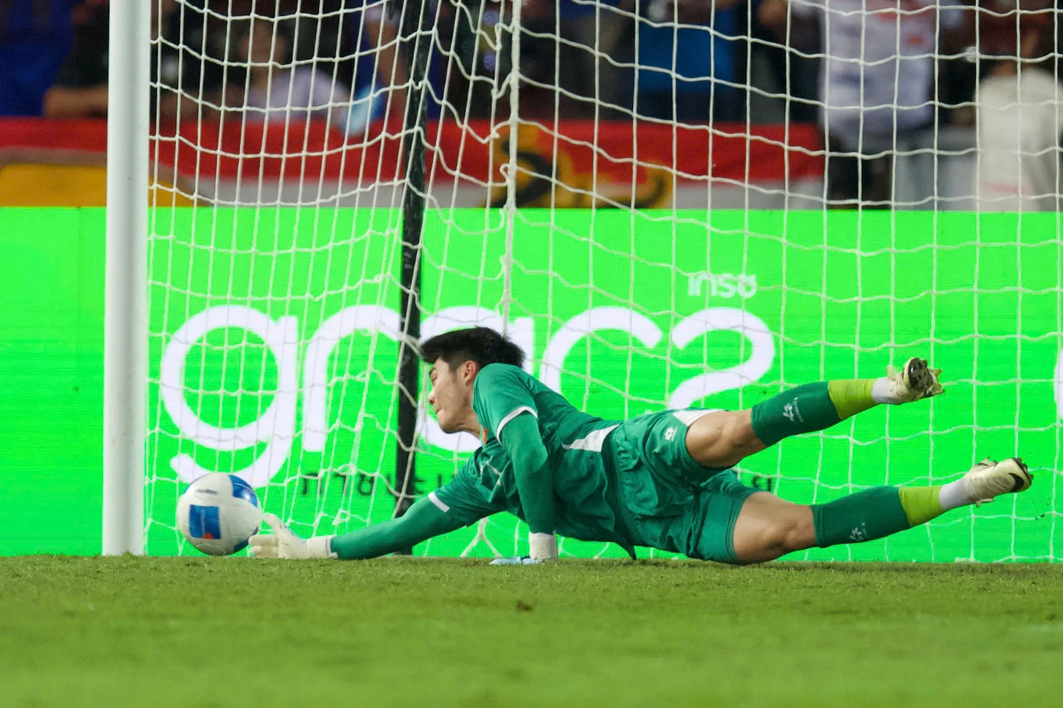 Thủ môn Trung Kiên chơi chắc chắn, HAGL chiến thắng ở V-League